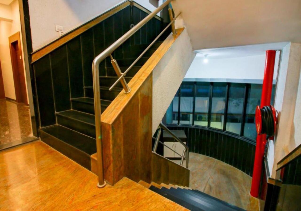 Glitz Hotels The Ar Residency - Nr Thane Railway Station Extérieur photo