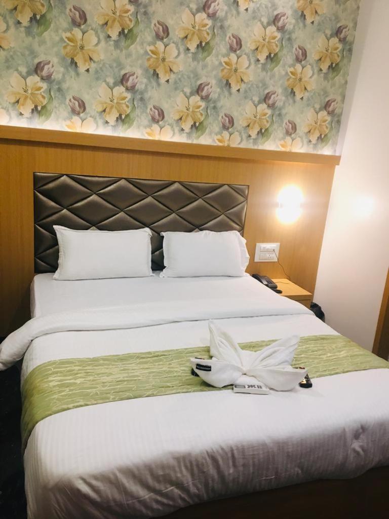 Glitz Hotels The Ar Residency - Nr Thane Railway Station Extérieur photo