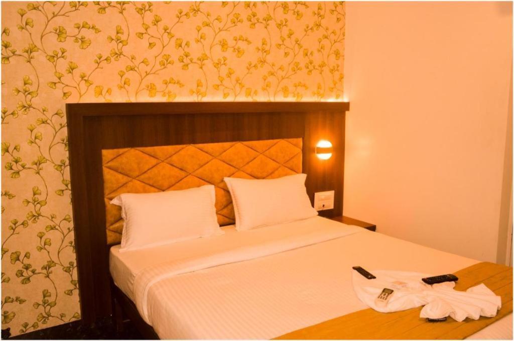 Glitz Hotels The Ar Residency - Nr Thane Railway Station Extérieur photo